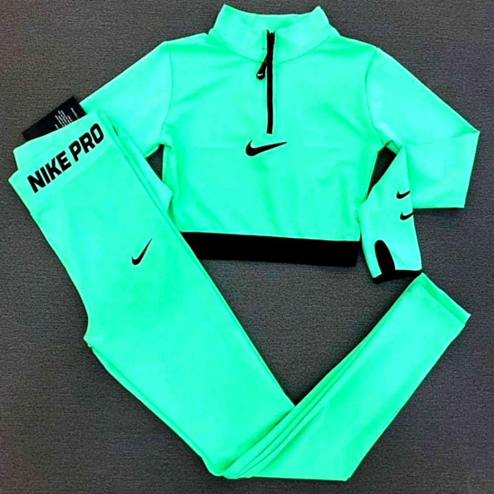 Nike Ladie's Athletic Set